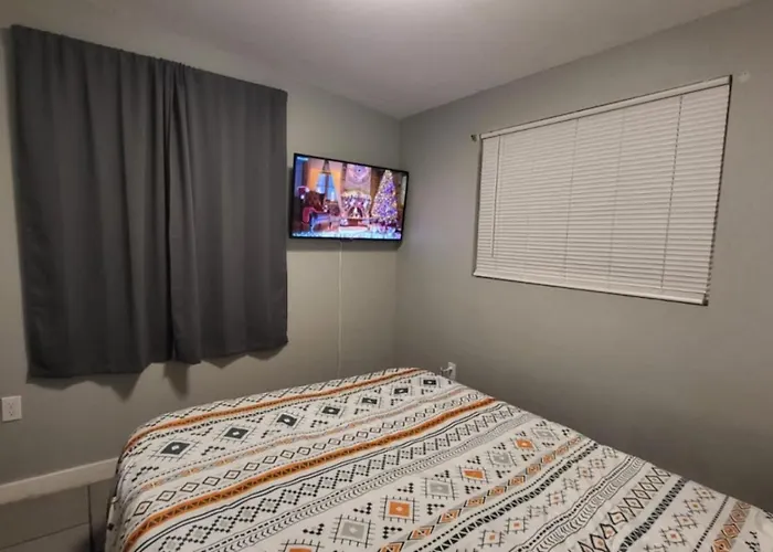 Charming Downtown Historic Patio Apartament *